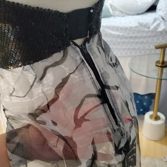 Custom made top with tail - Picture 6 of 6